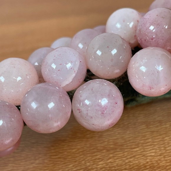 Vintage Mid Century Rose Quartz Grapes & Jade Carved Leaves Bunch Collectible - Picture 10 of 10
